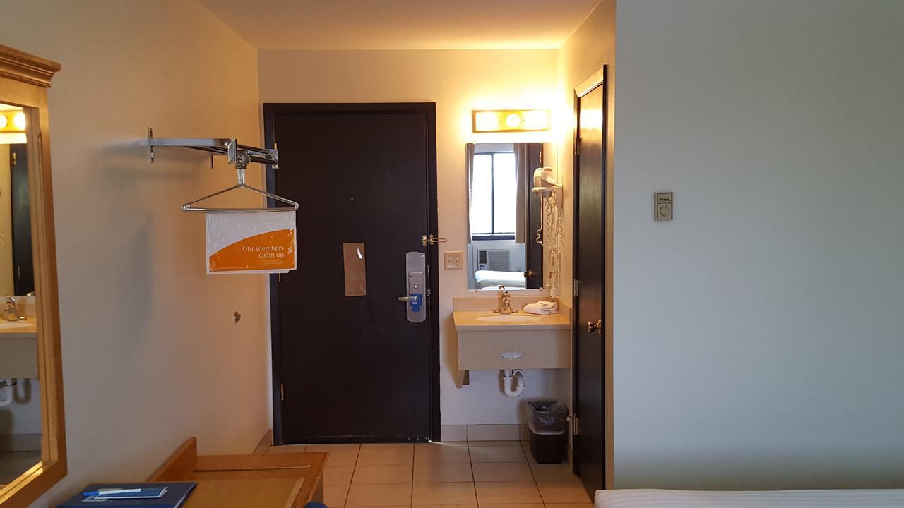 Rodeway Inn Bozeman Exteriör bild