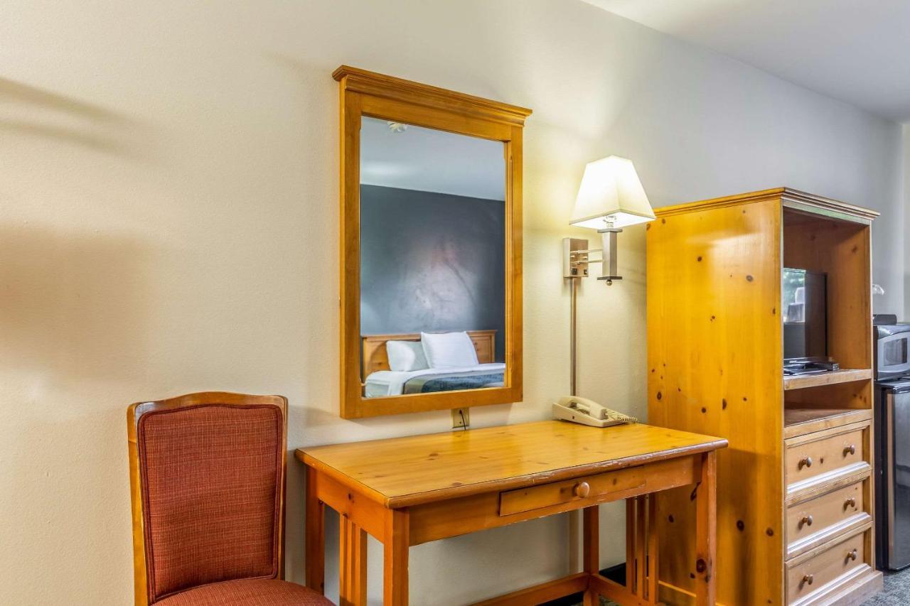 Rodeway Inn Bozeman Exteriör bild